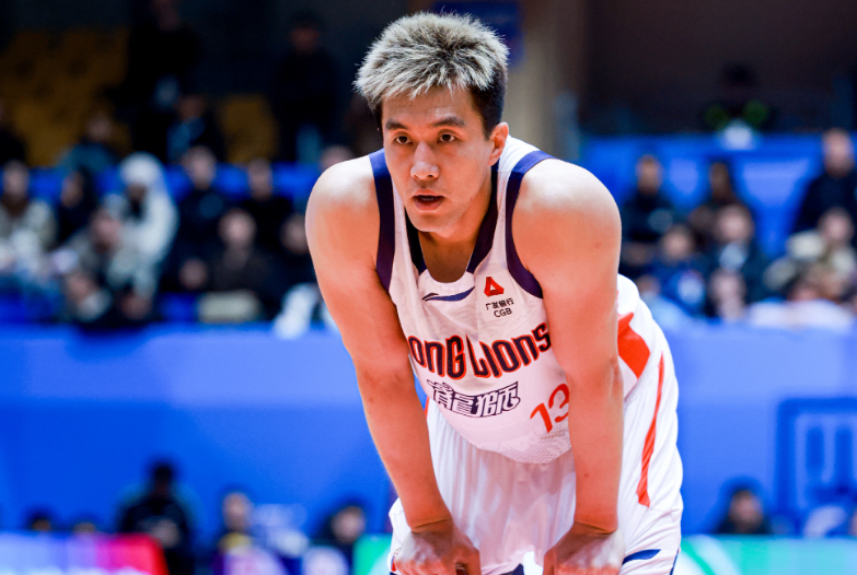 安全平台-郭艾伦25+6赛季新高！广州负青岛4连败 徐昕14+12段昂君24分